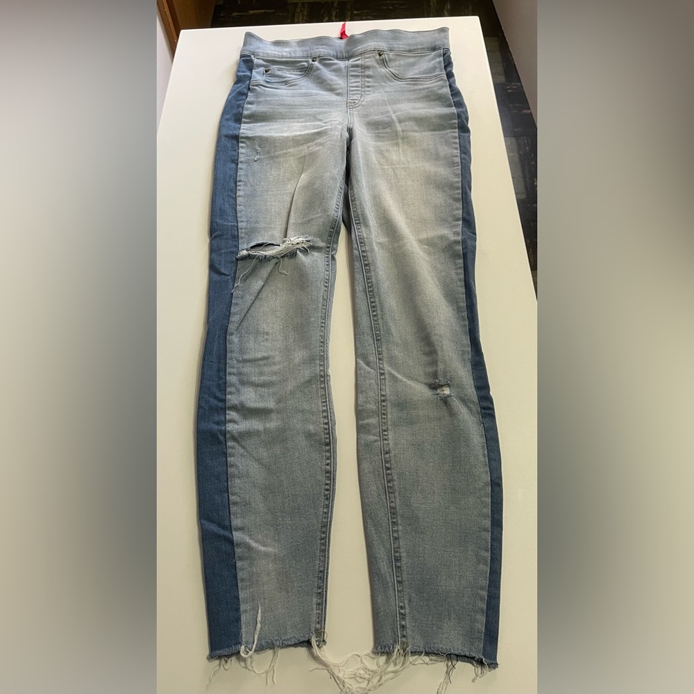 SPANX JEANS Distressed denim legging stretch pull on size M